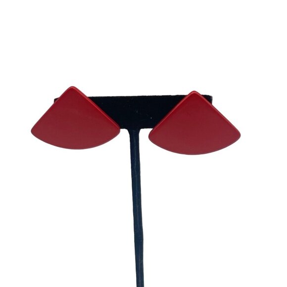 Red Wooden Pie Shaped Post Back Earrings 80s Retro - Picture 1 of 6